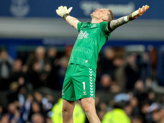 El portero Jordan Pickford en el duelo de Liverpool que han jugado Everton FC y Liverpool FC, en Liverpool, Reino Unido. EFE/EPA/ADAM VAUGHAN