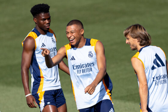 Real Madrid's Kylian Mbappe (C) shares a joke with his team-mates Aurelien Tchouameni (L) and Luka Modric during the squad's training session at Valdebebas Sports City in Madrid, central Spain, 17 August 2024, on the eve of their LaLiga soccer match against Mallorca. EFE/ Daniel Gonzalez