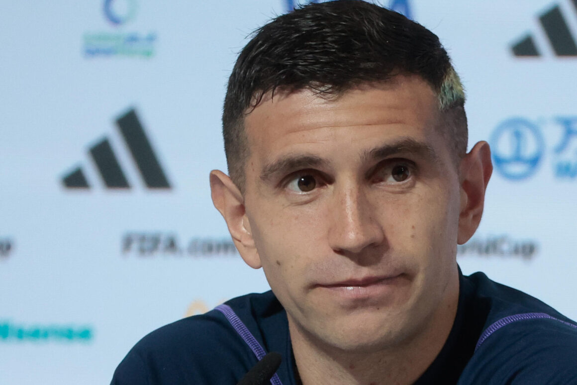 El portero internacional argentino del Aston Villa, Emiliano Dibu Martínez. EFE/Juan Ignacio Roncoroni/archivo