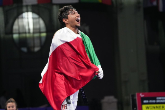 Juan Diego García, paraatleta de México, se lleva el bronce en la prueba K44- 70 Kg's. (Captura de pantalla 'X' Comité Paralímpico Mexicano)