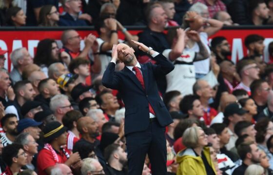 Manchester (United Kingdom), 01/09/2024.- Manchester United manager Erik ten Hag reacts during the English Premier League soccer match of Manchester United against Liverpool FC, in Manchester, Britain, 01 September 2024. (Reino Unido) EFE/EPA/PETER POWELL EDITORIAL USE ONLY. No use with unauthorized audio, video, data, fixture lists, club/league logos, 'live' services or NFTs. Online in-match use limited to 120 images, no video emulation. No use in betting, games or single club/league/player publications.