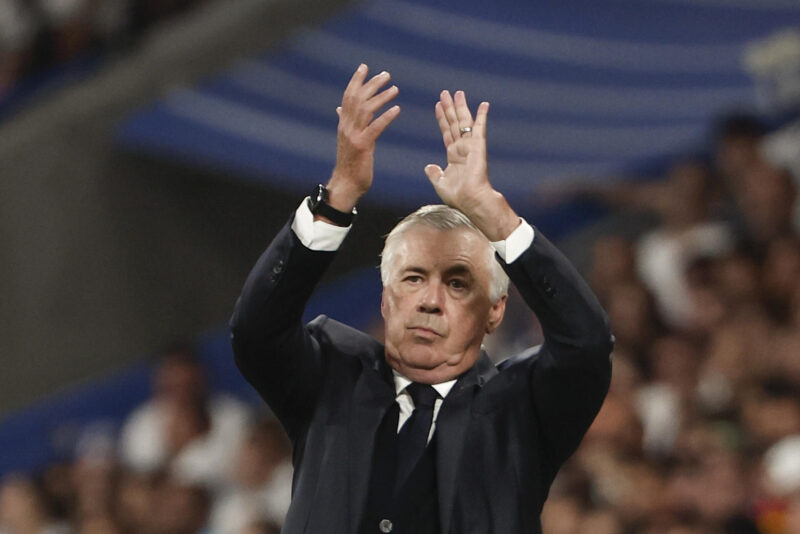 Real Madrid cerca de igualar récord histórico de 38 partidos invicto El entrenador del Real Madrid Carlo Ancelotti durante el partido de la cuarta jornada de LaLiga entre el Real Madrid y el Real Betis, este domingo en el estadio Santiago Bernabéu. EFE/Sergio Pérez