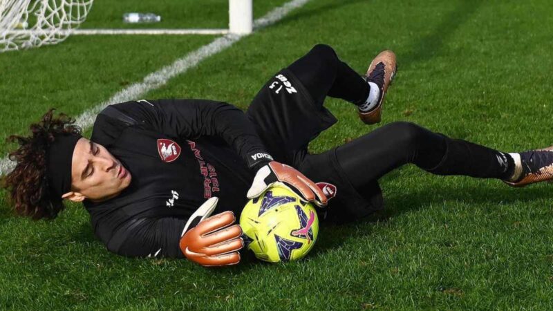 OFICIAL: Guillermo Ochoa jugará para el AVS de Portugal OFICIAL: Guillermo Ochoa jugará para el AVS de Portugal