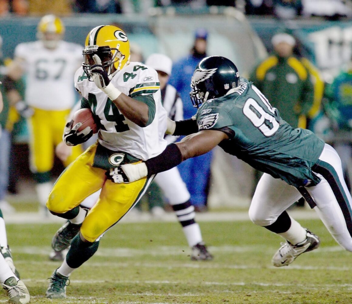 Fotografía de archivo en la que se registró un instante de un partido de la NFL entre los Green Bay Packers y Philadelphia Eagles, equipos que protagonizarán en el primer partido de la liga estadounidense de fútbol americano en Suramérica. EFE/Tom Mihalek