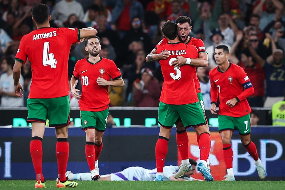 EFE/EPA/RODRIGO ANTUNES - Cristiano Ronaldo rescata a Portugal