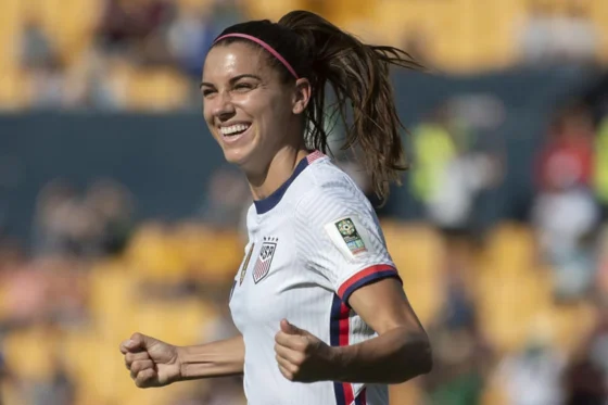 Alex Morgan dijo adiós a las canchas