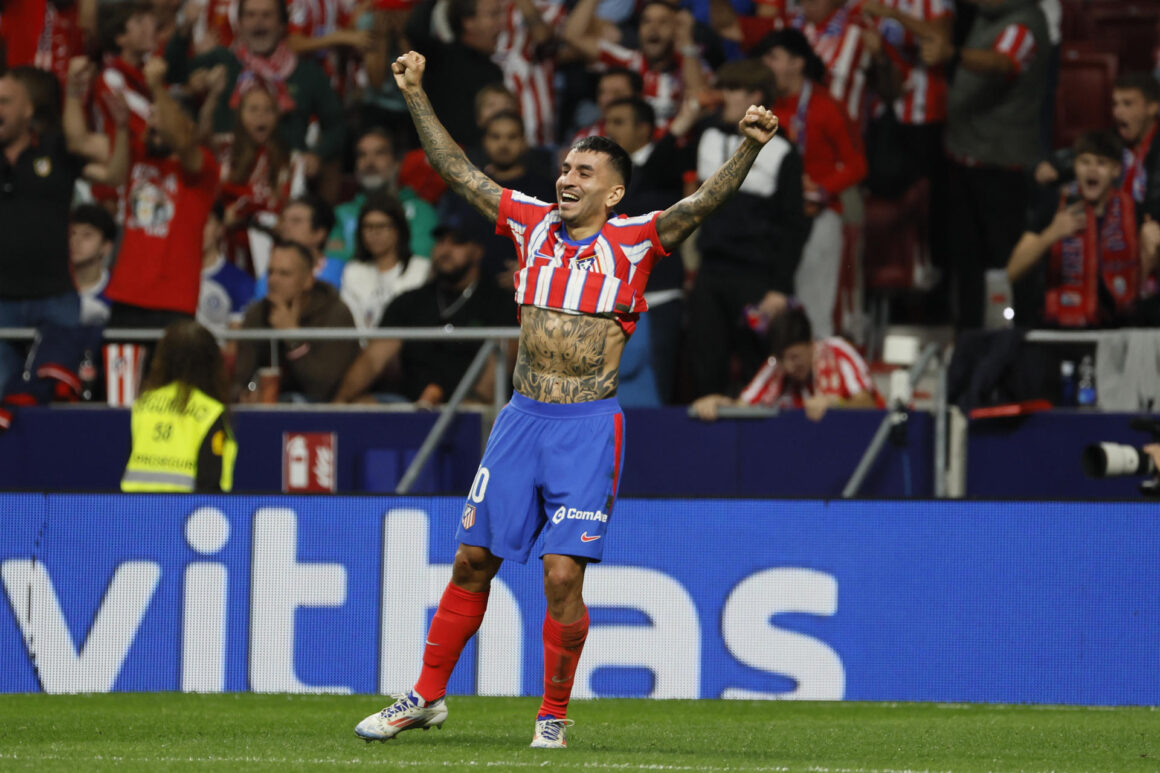 - El delantero del Atlético Ángel Correa celebra tras marcar ante el Real Madrid, durante el partido de la LaLiga EA Sports que Atlético de Madrid y Real Madrid disputaron en el estadio Civitas Metropolitano. EFE/Ballesteros
