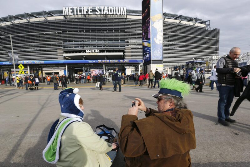 Mundial de Clubes: Miami figura entre las 12 sedes del "súper torneo" Fotografía de archivo del MetLife Stadium de Nueva Jersey ha sido designado este sábado por la FIFA como uno de los estadios que albergarán en 2025 la primera edición del Mundial de Clubes. EFE/EPA/ERIK S. LESSER