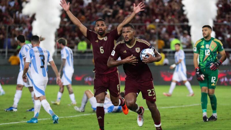 Argentina sufre en Venezuela para sacar un empate