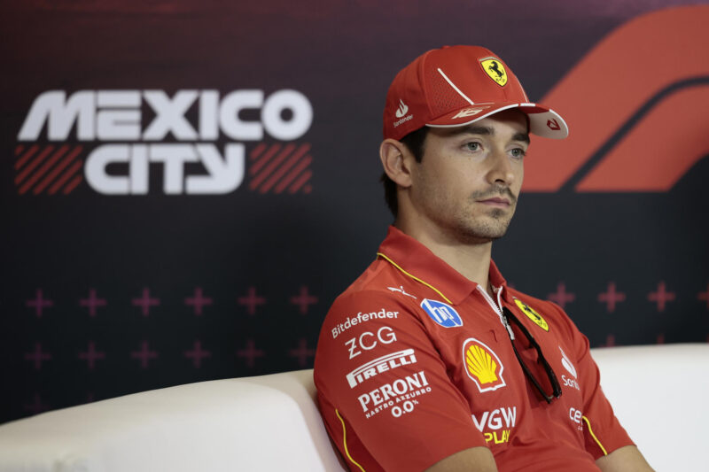 Sprint GP Qatar 2024: Parrilla de salida y pelea por el subcampeonato El piloto monegasco Charles Leclerc, del equipo Ferrari, habla durante una rueda de prensa en el Autódromo Hermanos Rodriguez de la Ciudad de México este jueves en el primer día de actividades del Gran Premio de la Fórmula 1 de la Ciudad de México (México). EFE/José Méndez
