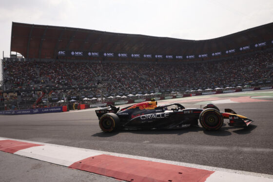 El piloto mexicano del equipo Red Bull Racing Checo Perez, compite este domingo en el Gran Premio de Fórmula 1. EFE/José Méndez