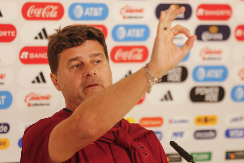 México vs Estados Unidos: Horarios y en dónde ver por TV/Streaming El entrenador de la selección de Estados Unidos de fútbol, el argentino Mauricio Pochettino habla durante una rueda de prensa, tras un entrenamiento este lunes, previo a un partido amistoso ante la selección mexicana de fútbol, en el Estadio Akron de la ciudad de Guadalajara, Jalisco (México). EFE/ Francisco Guasco