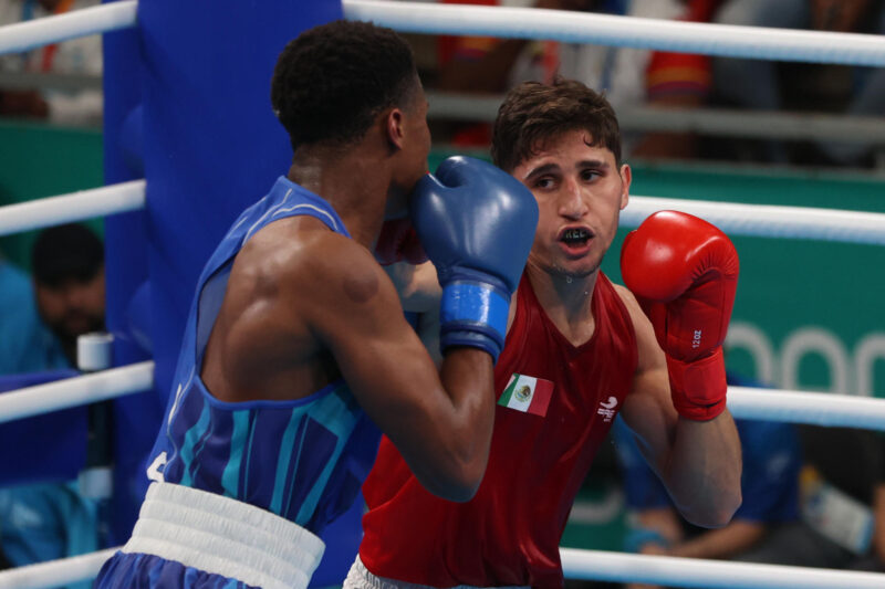 Los Angeles 2028 podría incluir el boxeo Imagen de archivo de Marco Verde (d) de México. EFE/ Lucas Aguayo Araos