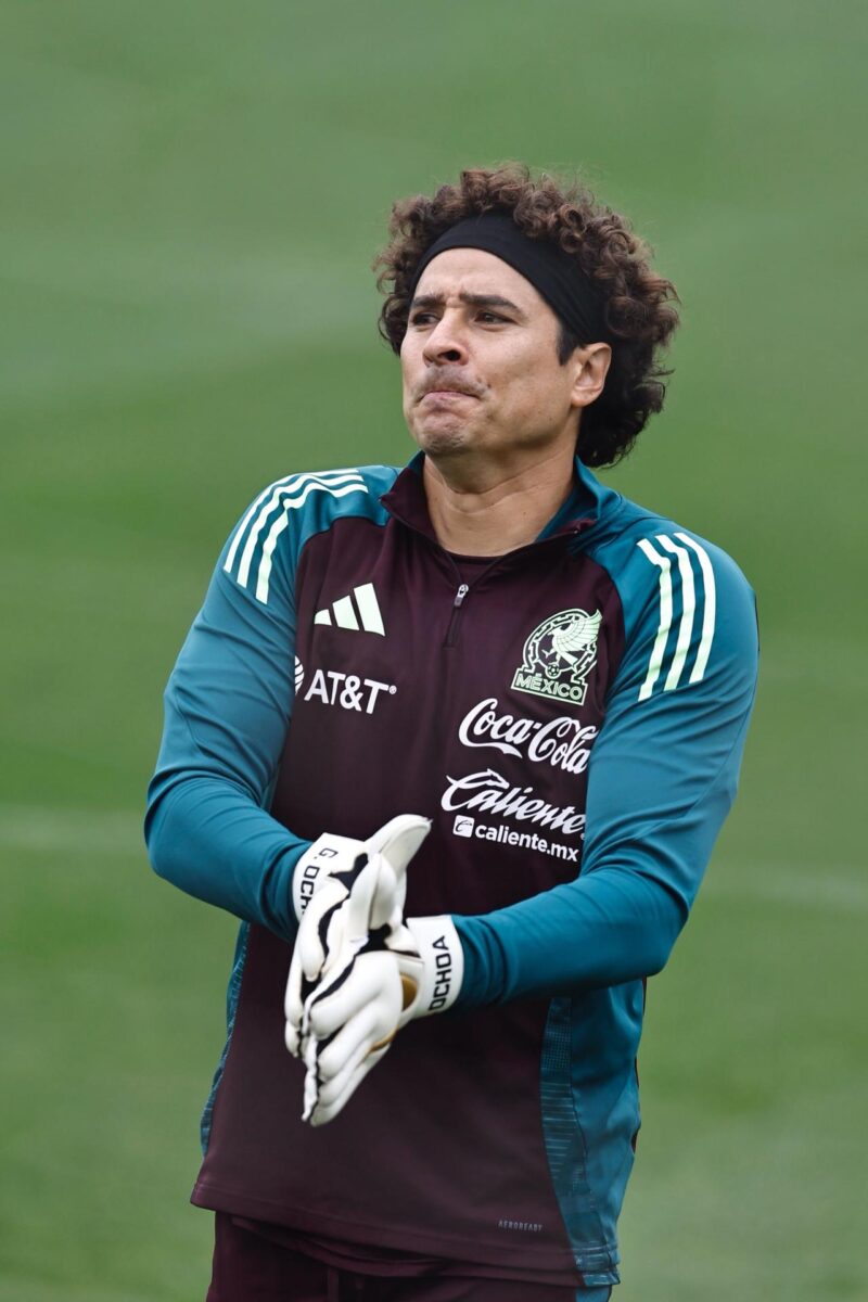 Javier Aguirre dice que error ante Honduras no fue de Guillermo Ochoa Javier Aguirre dice que error ante Honduras no fue de Guillermo Ochoa