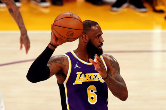 Los Angeles (United States), 17/02/2022.- Los Angeles Lakers forward LeBron James in action during the first quarter of the NBA game between the Los Angeles Lakers and the Utah Jazz at the Crypto.com Arena in Los Angeles, California, USA, 16 February 2022. (Baloncesto, Estados Unidos) EFE/EPA/ETIENNE LAURENT SHUTTERSTOCK OUT