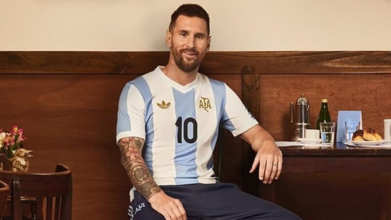 Argentina y Adidas celebran 50 años de alianza con camiseta retro