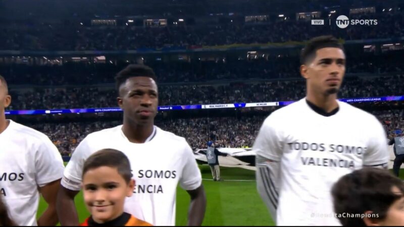 El Santiago Bernabéu recibe a silbidos el himno de la Champions