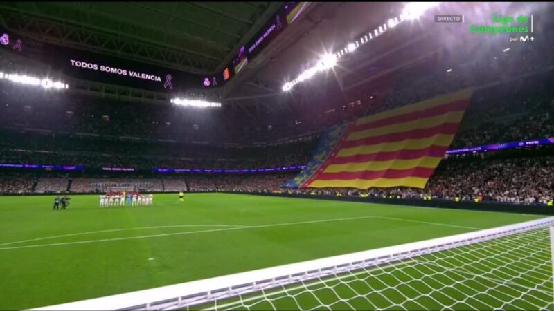 El Santiago Bernabéu recibe a silbidos el himno de la Champions El Santiago Bernabéu recibe a silbidos el himno de la Champions
