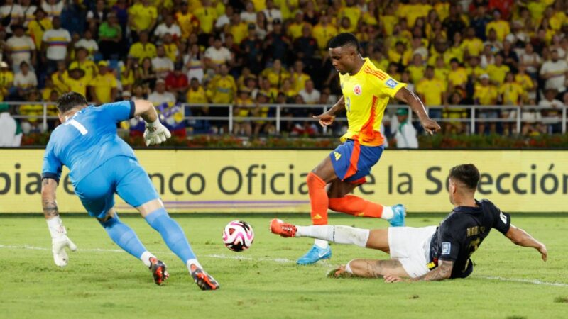 Ecuador sorprende a Colombia con golazo de Enner Valencia (VÍDEO)