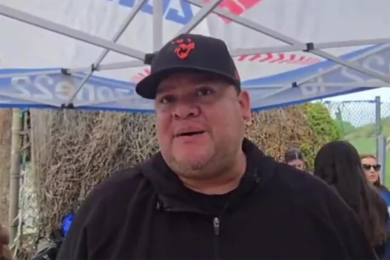 Familia de Fernando Valenzuela regala 500 pavos a familias pobres