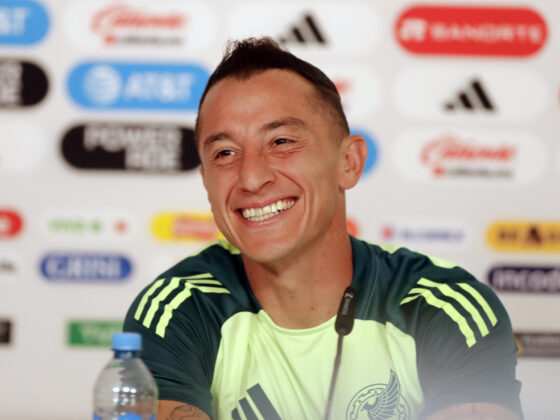Fotografía de archivo del futbolista mexicano Andrés Guardado durante una rueda de prensa en el Estadio Akron de Guadalajara (México). EFE/ Francisco Guasco