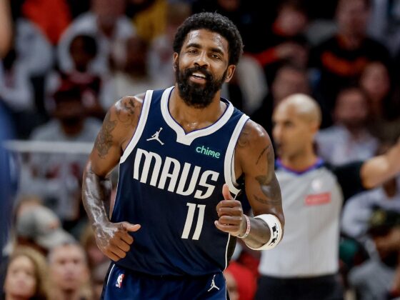 Foto de archivo de Kyrie Irving, líder de los Dallas Mavericks, en ausencia de Luka Doncic y Klay Thompson, en la victoria frente a New York Knicks. EFE/EPA/ERIK S. LESSER SHUTTERSTOCK OUT