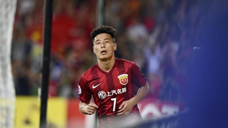 Wu Lei, durante un partido con el Shanghai Port de China. EFE.