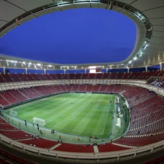 Llevan ataúd de aficionado al Estadio de Chivas