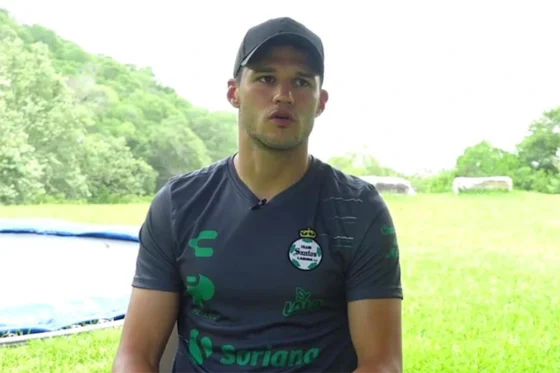 Gibrán Lajud, portero mexicano, se prepara para debutar en el fútbol tico