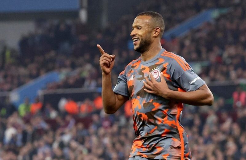 Ayoub El Kaabi, delantero de Olympiacos, celebrando un gol. EFE