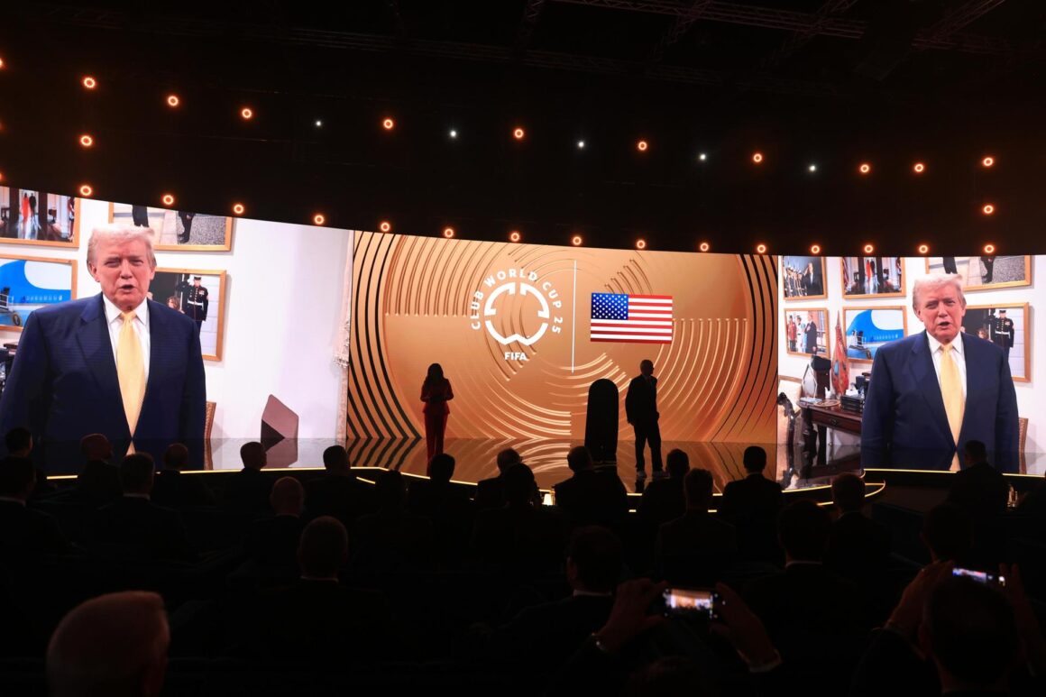 Donald Trump, en su intervención en vídeo durante el sorteo. EFE/EPA/CRISTOBAL HERRERA-ULASHKEVICH