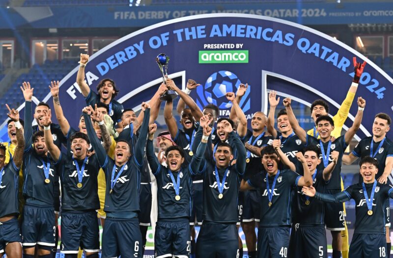 Jugadores del Pachuca celebran la victoria sobre el Botafogo en partudo de cuartos de la Copa Intercontinental. EFE/EPA/NOUSHAD THEKKAYIL