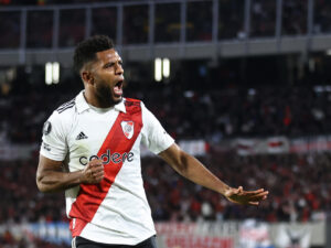 Fotografía de archivo del delantero colombiano de River Plate, Miguel Ángel Borja, quien a punta de goles se convirtió en uno de los extranjeros más influyentes del fútbol argentino en 2024. EFE/ Juan Ignacio Roncoroni