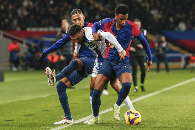 Leganés vs FC Barcelona EN VIVO: Alineaciones, horario y dónde ver Los jugadores del FC Barcelona Raphinha (i), y el defensa Alejandro Balde (d,) y el delantero del Leganés Munir El Haddadi, durante el partido de la jornada 17 de LaLiga que FC Barcelona y CD Leganés disputaron en el estadio Lluís Companys, en Barcelona. EFE/ Quique García