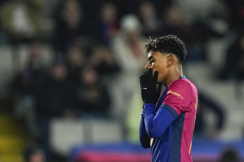El delantero del FC Barcelona Lamine Yamal, durante el partido de la jornada 17 de LaLiga que FC Barcelona y CD Leganés disputaron en el estadio Lluís Companys, en Barcelona. EFE/Alejandro García
