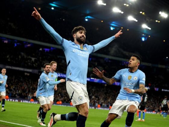 Manchester (United Kingdom), 29/01/2025.- Josko Gvardiol (C) of Manchester City and teammates celebrate after Brugge scored an own goal during the UEFA Champions League match between Manchester City and Club Brugge in Manchester, Britain, 29 January 2025. (Liga de Campeones, Reino Unido) EFE/EPA/ADAM VAUGHAN
