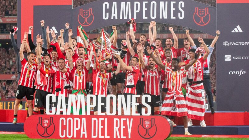Athletic Club celebrando la Copa del Rey de la temporada 2023/24. / X: @AthleticClub