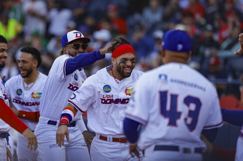 República Dominicana inicia con victoria en la Serie del Caribe Los Leones del Escogido (República Dominicana) debutaron este viernes en la Serie del Caribe 2025 con un triunfo de 2-0 sobre los Cardenales de Lara, (Venezuela), el país campeón del torneo. / X: @beisboldecaribe