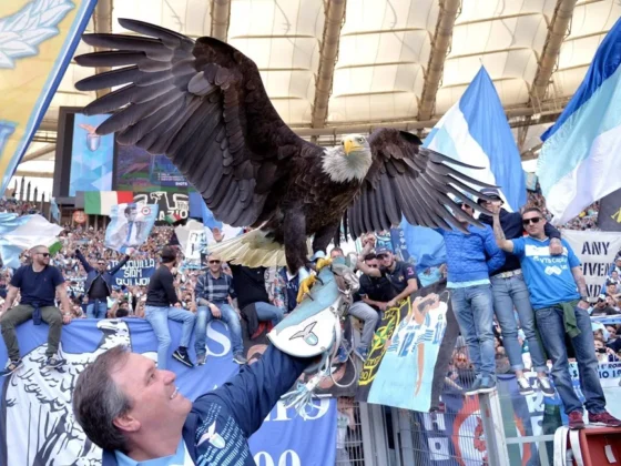 El águila Olimpia, la mascota del SS Lazio. EFE/EPA/Ettore Ferrari
