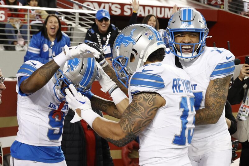 Detroit Lions lidera lista de la NFL para disputar el Pro Bowl 2025 El receptor de los Detroit Lions, Jameson Williams (I), celebra con sus compañeros de equipo después de anotar un touchdown contra los San Francisco 49ers. EFE/EPA/JOHN G. MABANGLO