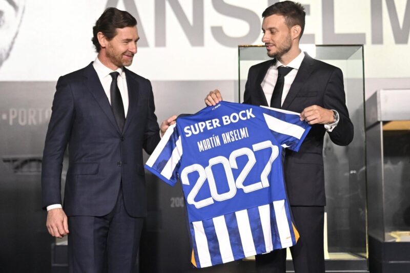 Gago y Anselmi: De la esperanza a la decepción tras abandono El nuevo entrenador del Oporto, el argentino Martín Anselmi, en su presentación este lunes.EFE/EPA/FERNANDO VELUDO