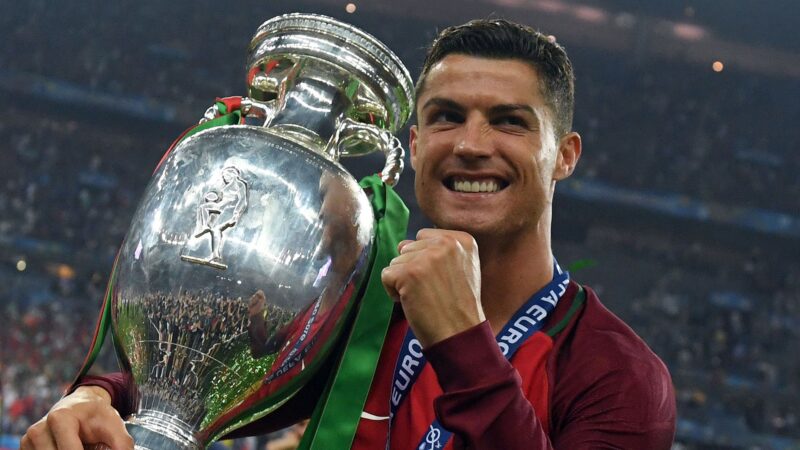 Dinamarca vs Portugal: dónde ver, horarios y alineaciones Cristiano Ronaldo con la Eurocopa de Portugal. Captura de pantalla.