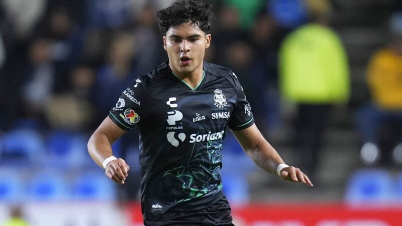 Feyenoord hace oficial la llegada de Stephano Carrillo