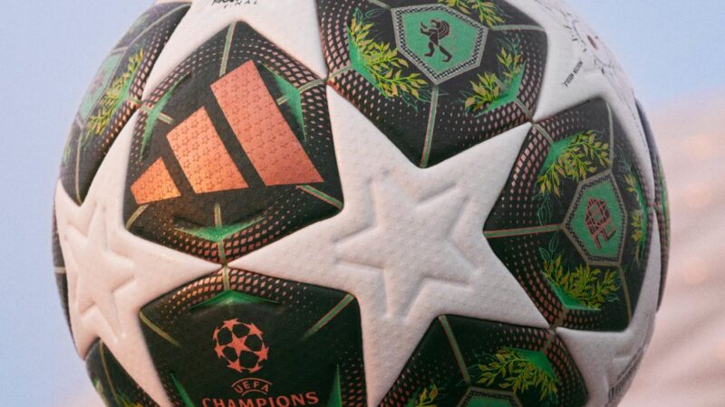 Champions League presenta el balón para la siguiente ronda Champions League