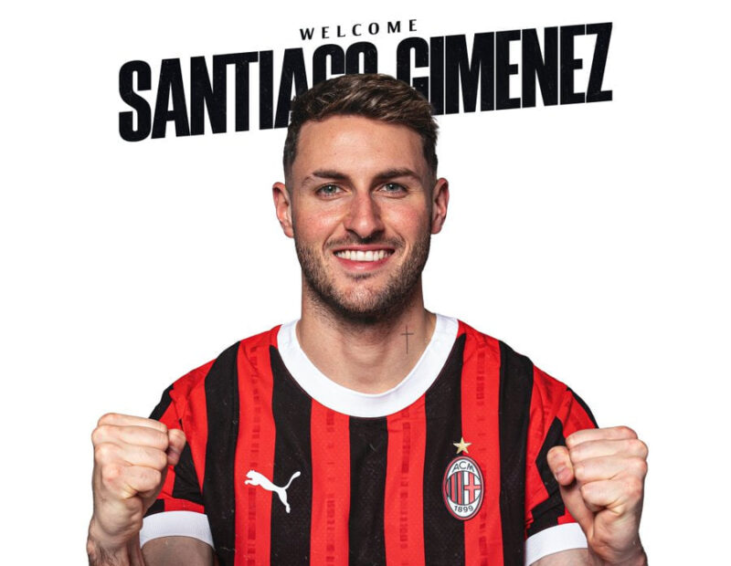 Santiago Giménez con el AC Milan - Mercado fichajes. 
