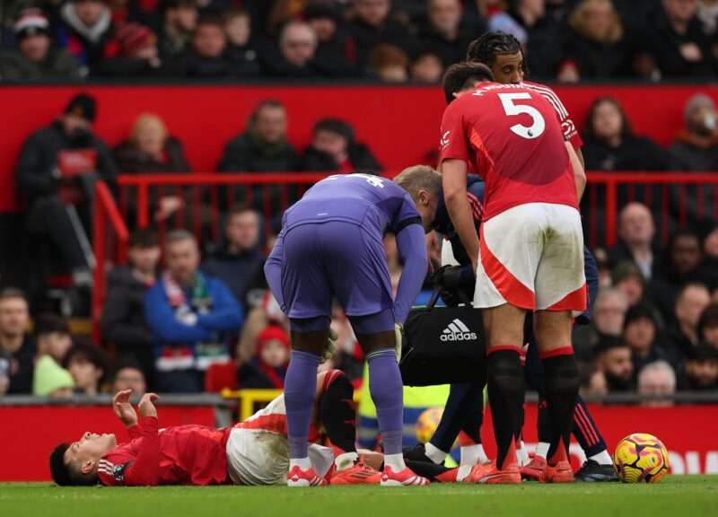 Lisandro Martínez regresa después de 300 dias de baja Lisandro Martínez, en el momento de su lesión. EFE/EPA/ADAM VAUGHAN.