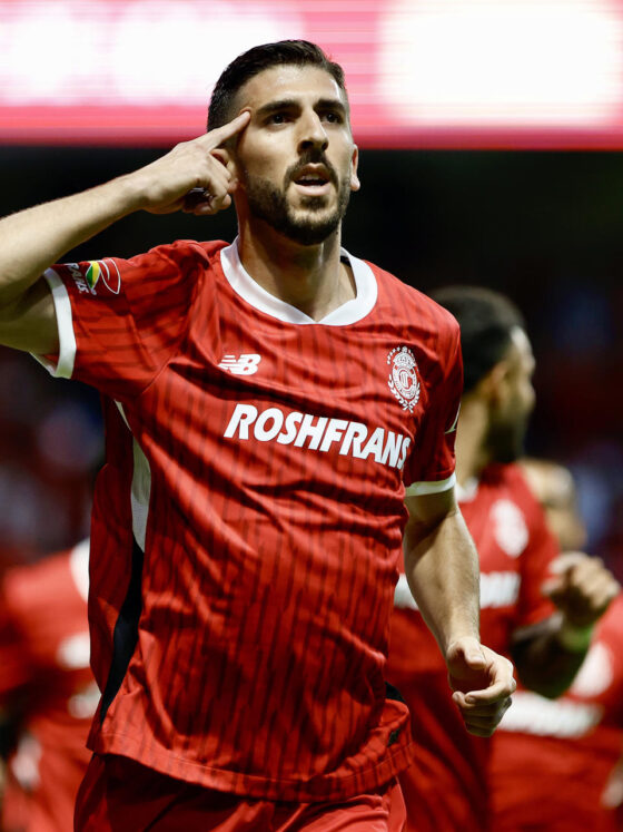 Joao Dias de Toluca celebra un gol en el estadio Nemesio Díez, en Toluca (México). EFE/Felipe Gutiérrez