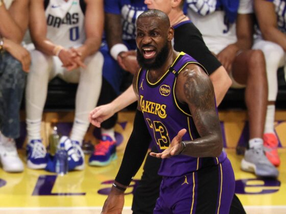 El alero de Los Angeles Lakers LeBron James, en un momento del partido contra Dallas Mavericks. EFE/EPA/ALLISON DINNER