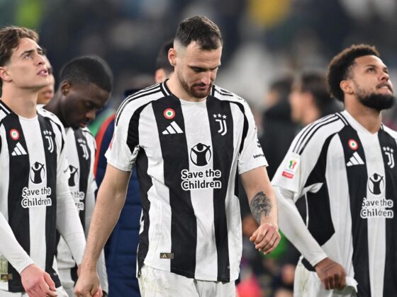 Los jugadores del Juventus se lamenta tras el partido de cuartos de la Coppa Italia.EFE/EPA/ALESSANDRO DI MARCO