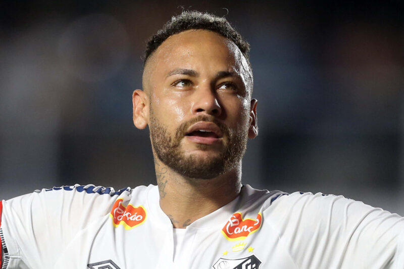 Neymar, del Santos, celebra un gol durante un partido del Campeonato Paulista entre Santos y Agua Santa en el Estadio Urbano Caldeira en Santos (Brasil). EFE/ Guilherme Dionizio